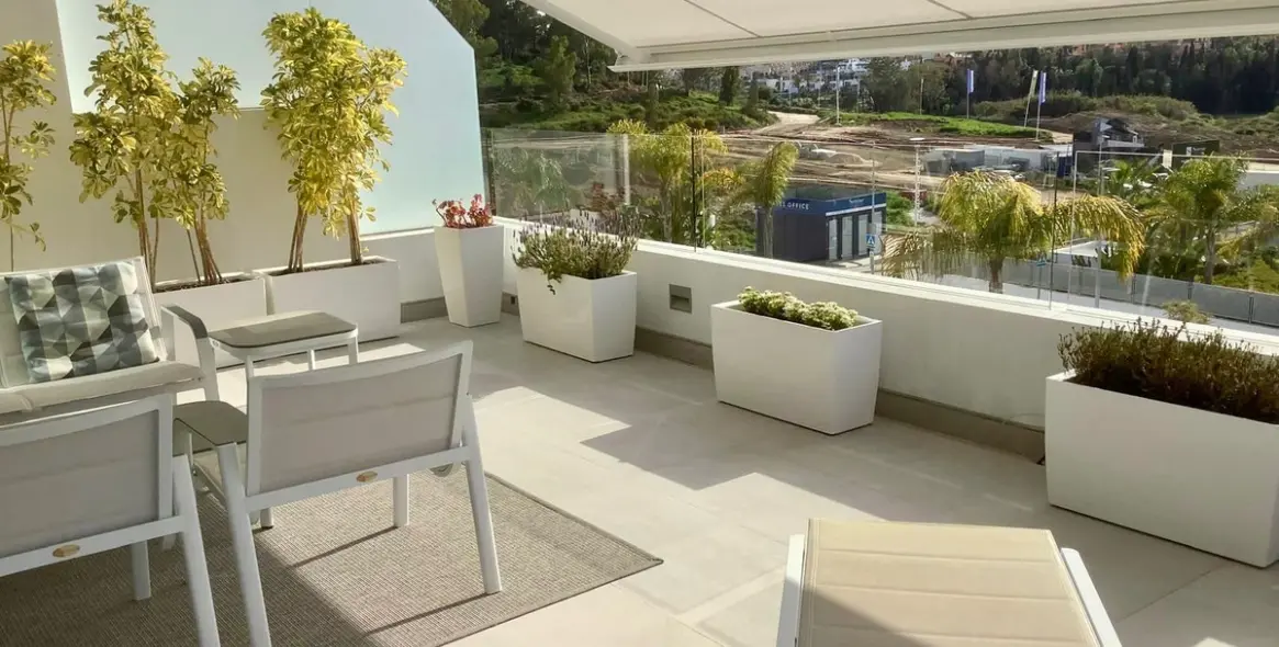 Alquiler a largo plazo de apartamento en planta media en Estepona 4