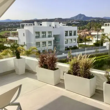 Долгосрочная аренда апартаментов на среднем этаже в Estepona