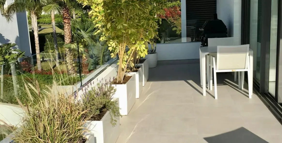 Alquiler a largo plazo de apartamento en planta media en Estepona 6