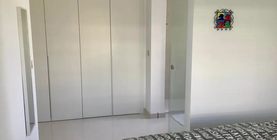 Alquiler a largo plazo de apartamento en planta media en Estepona 22