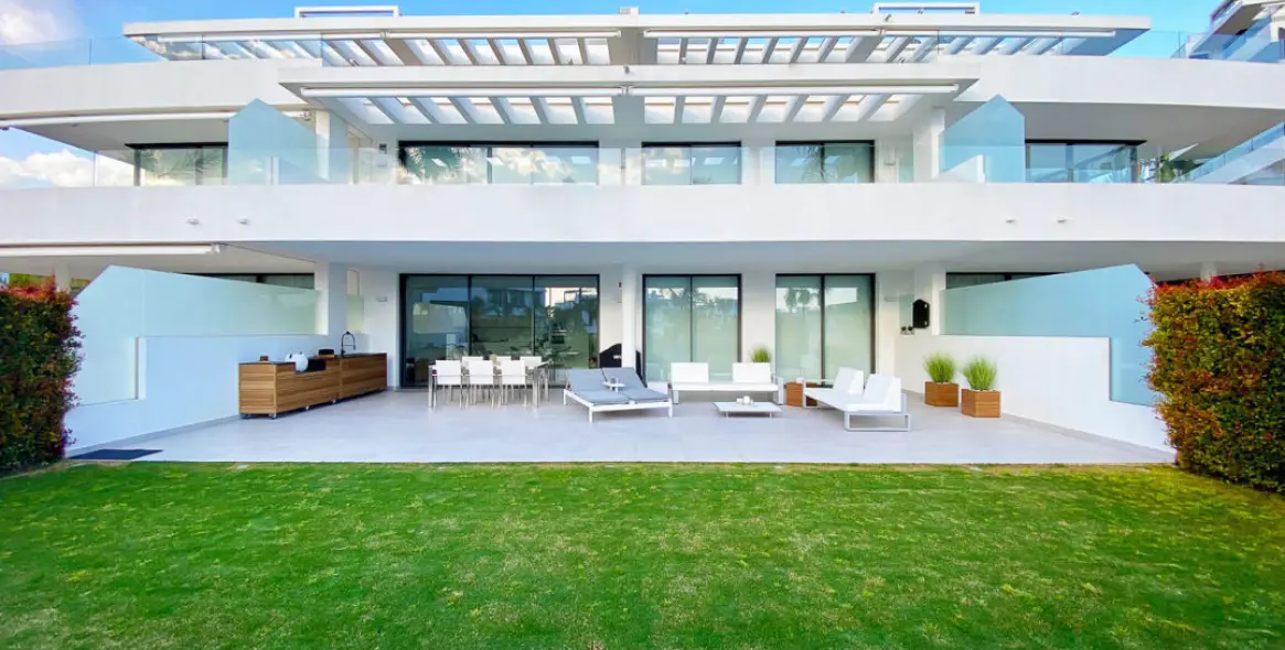 Short-term rent of ground floor apartment in Estepona 1