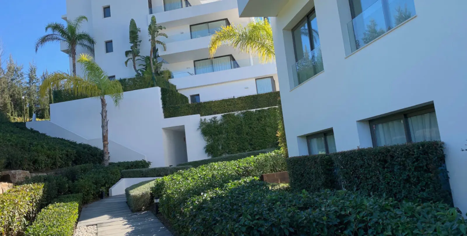 Long-term rent of ground floor apartment in Estepona 25