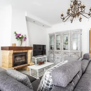 Долгосрочная аренда дома на две семьи в Marbella