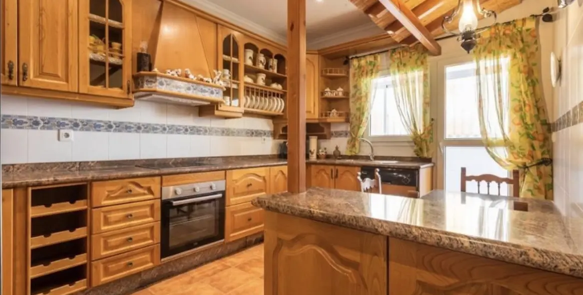 Долгосрочная аренда дома на две семьи в Marbella 15