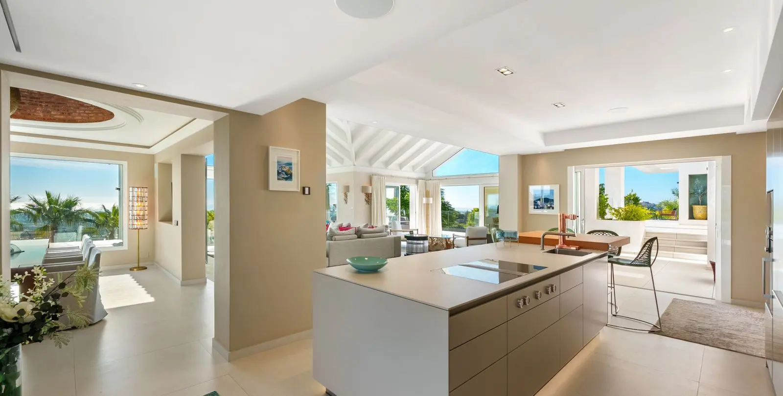 Sale of detached villa in Benahavís 13