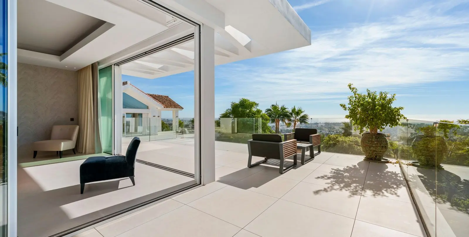 Sale of detached villa in Benahavís 23