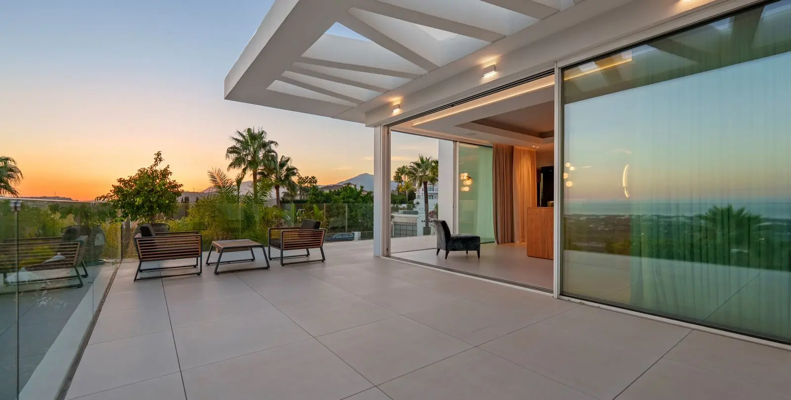 Sale of detached villa in Benahavís 50