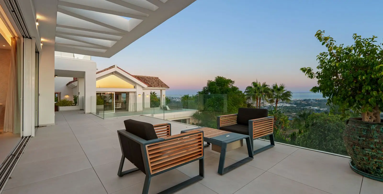 Sale of detached villa in Benahavís 51