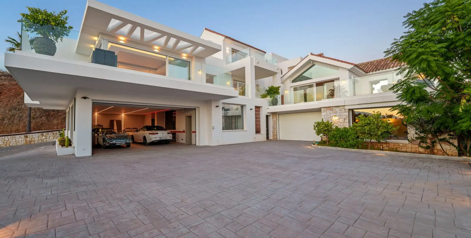 Sale of detached villa in Benahavís 53