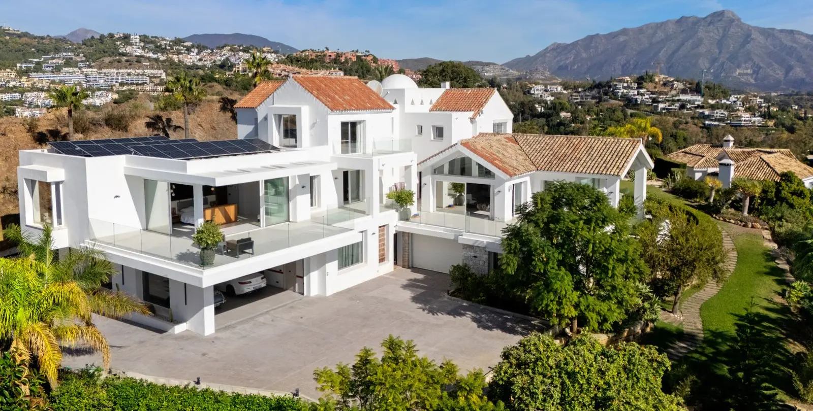 Sale of detached villa in Benahavís 57