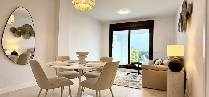 Sale of ground floor apartment in Estepona 2