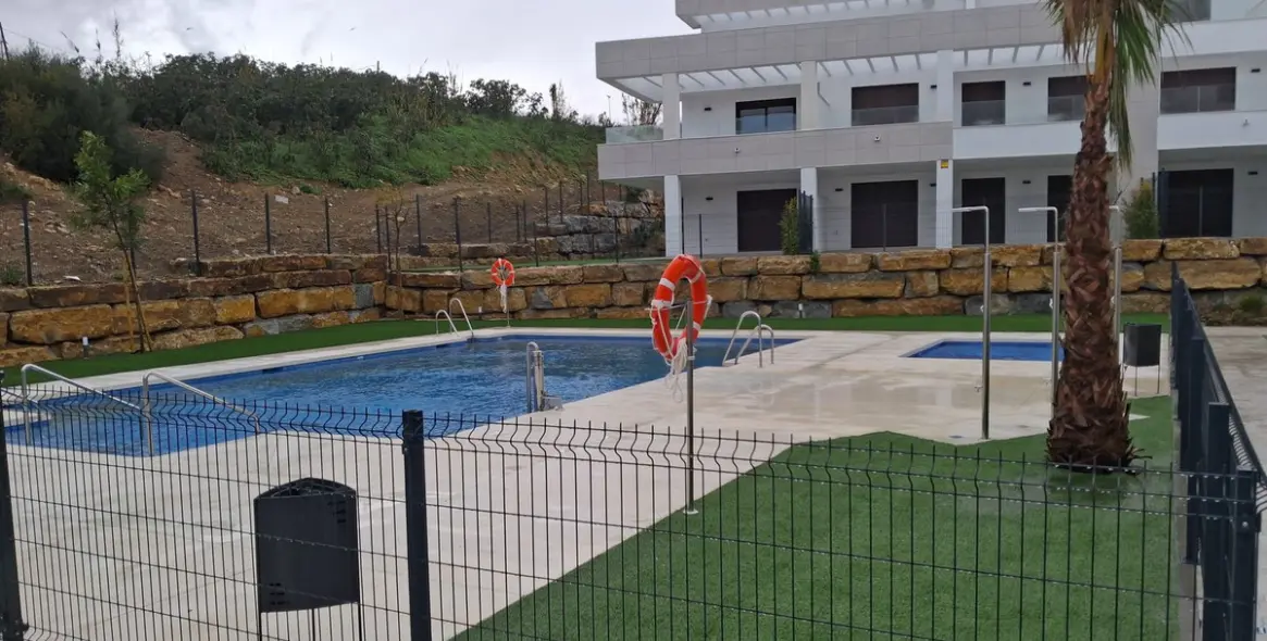 Sale of ground floor apartment in Estepona 14