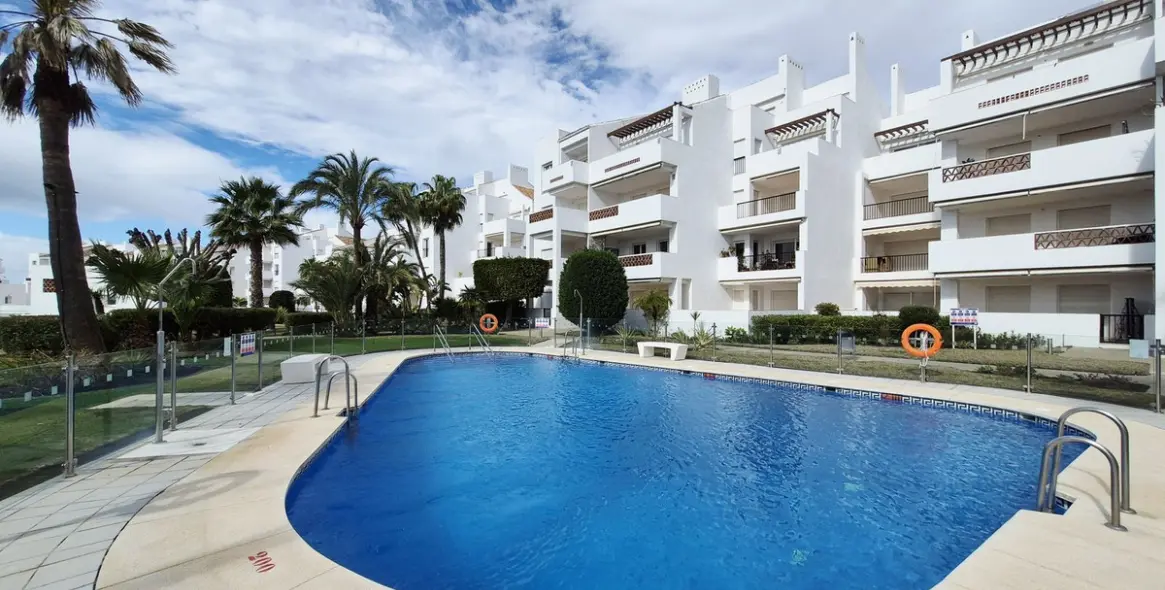 Sale of middle floor apartment in Miraflores 1