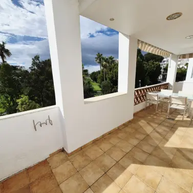 Продажа апартаментов на среднем этаже в Miraflores