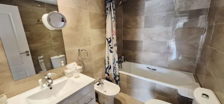 Продажа апартаментов на среднем этаже в Miraflores 3