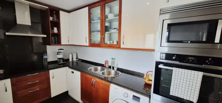 Продажа апартаментов на среднем этаже в Miraflores 4