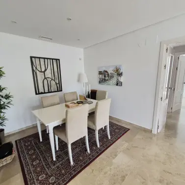 Продажа апартаментов на среднем этаже в Miraflores