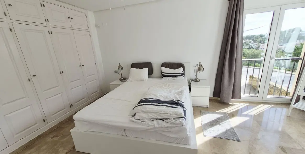 Sale of middle floor apartment in Miraflores 17