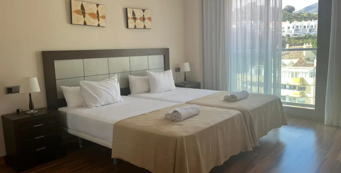 Venta de apartamento en planta media en Arroyo de la Miel 1