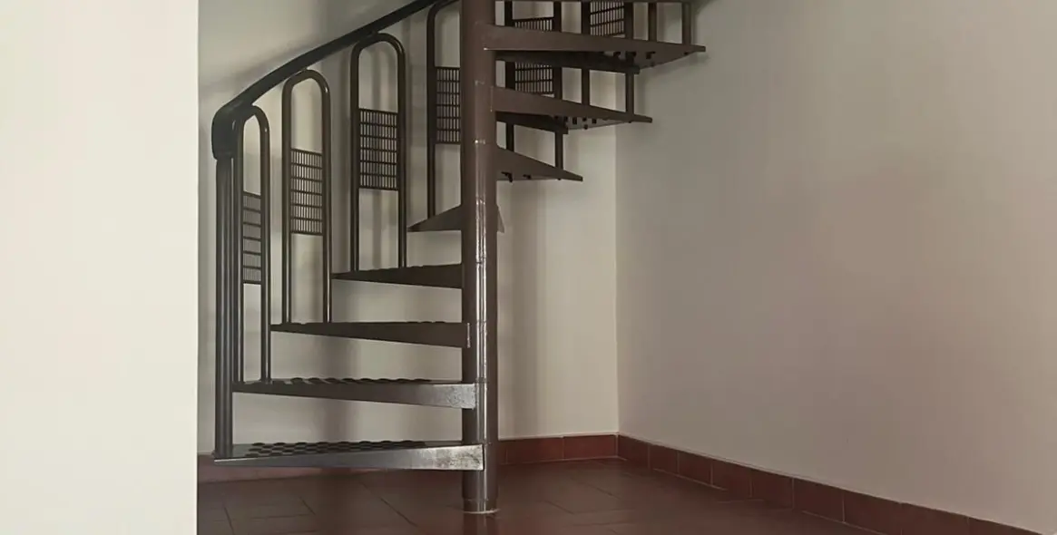 Venta de apartamento en planta media en Arroyo de la Miel 2