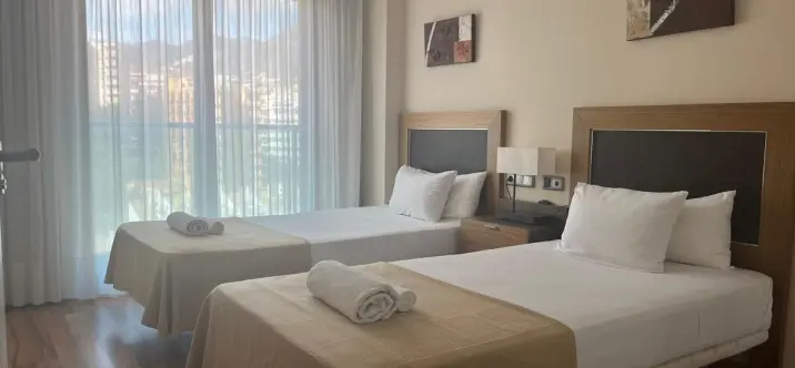 Sale of middle floor apartment in Arroyo de la Miel 2