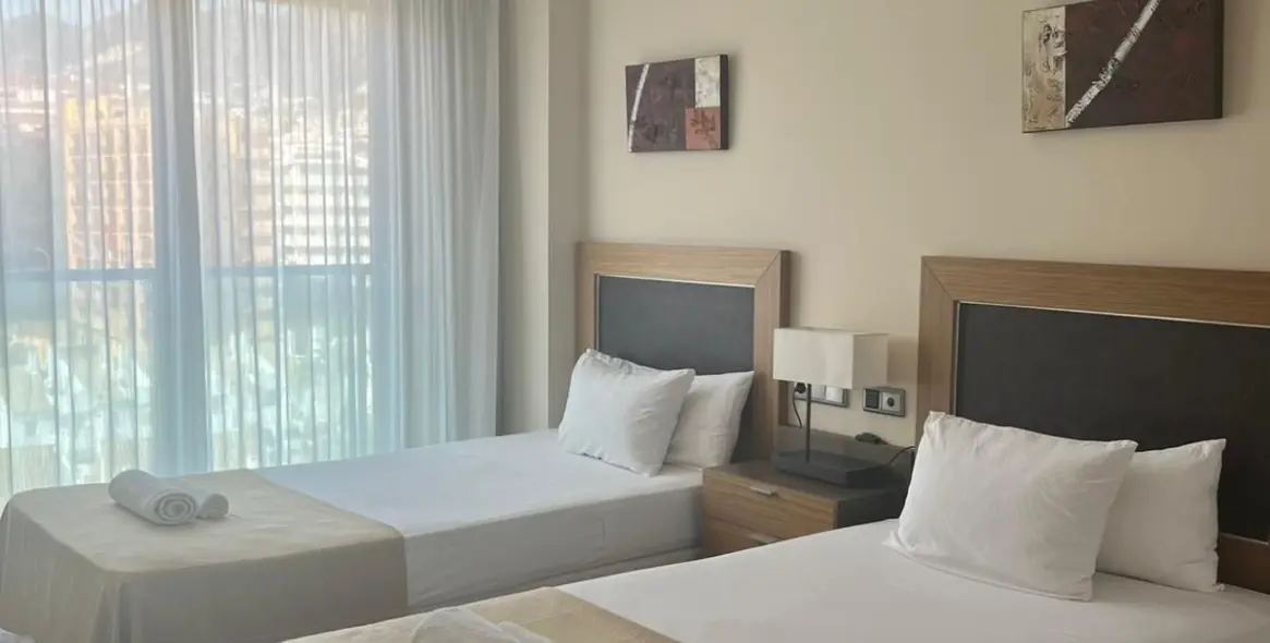 Venta de apartamento en planta media en Arroyo de la Miel 4