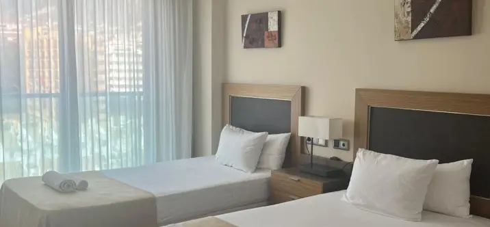 Sale of middle floor apartment in Arroyo de la Miel 3