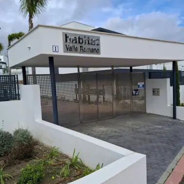 Продажа апартаментов на первом этаже в Valle Romano