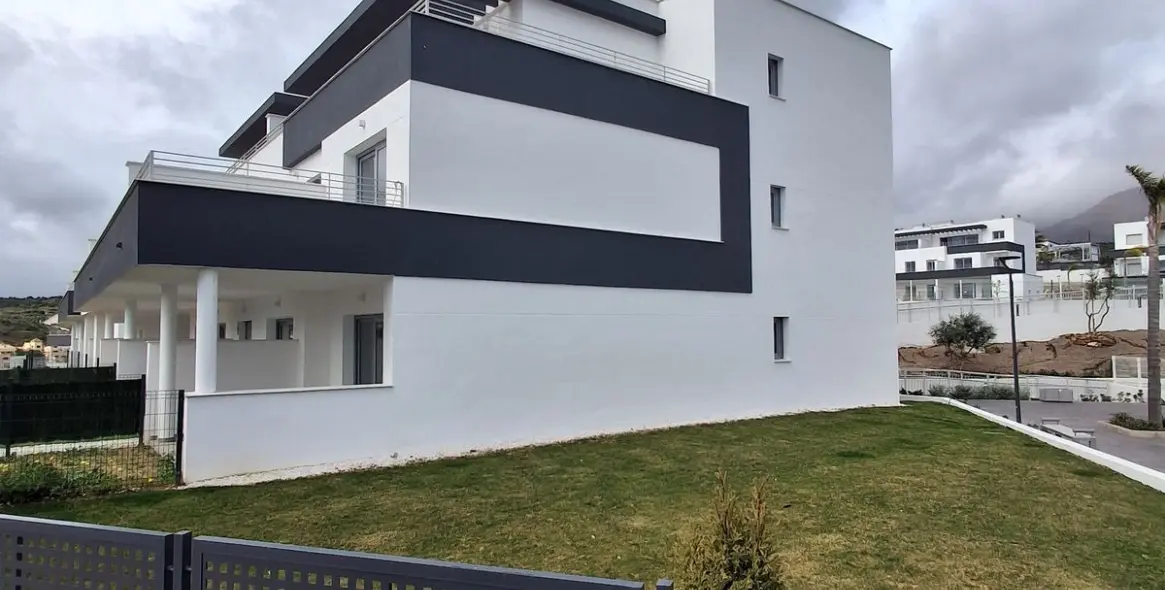 Sale of ground floor apartment in Valle Romano 2