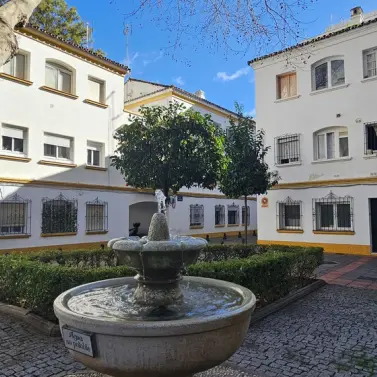 Продажа апартаментов на среднем этаже в Marbella