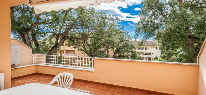 Venta de apartamento en planta media en Elviria 1