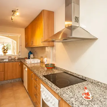 Venta de apartamento en planta media en Elviria