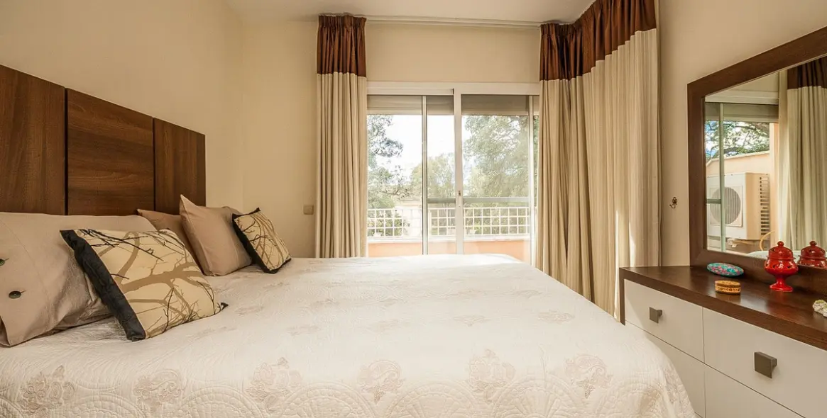 Sale of middle floor apartment in Elviria 7