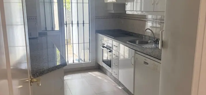 Sale of ground floor apartment in Nueva Andalucía 3