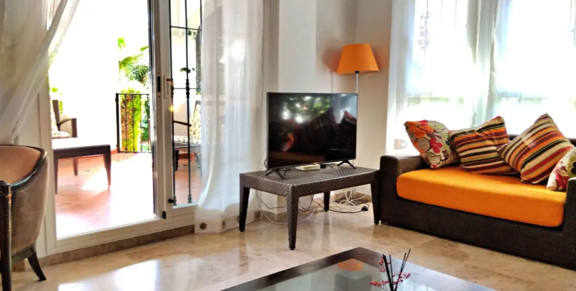 Sale of ground floor apartment in Nueva Andalucía 11