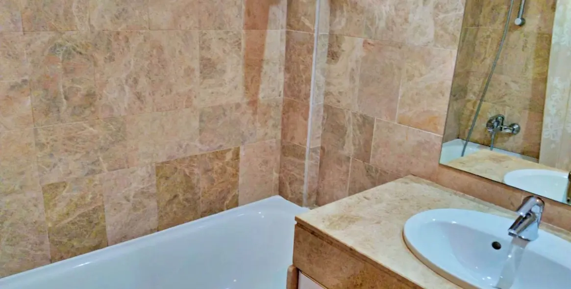 Sale of ground floor apartment in Nueva Andalucía 29