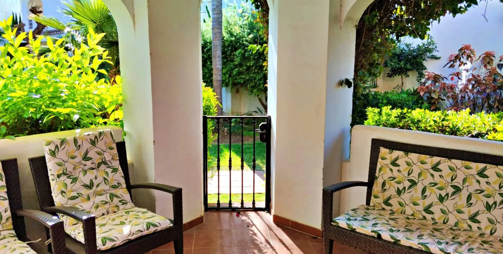 Sale of ground floor apartment in Nueva Andalucía 13