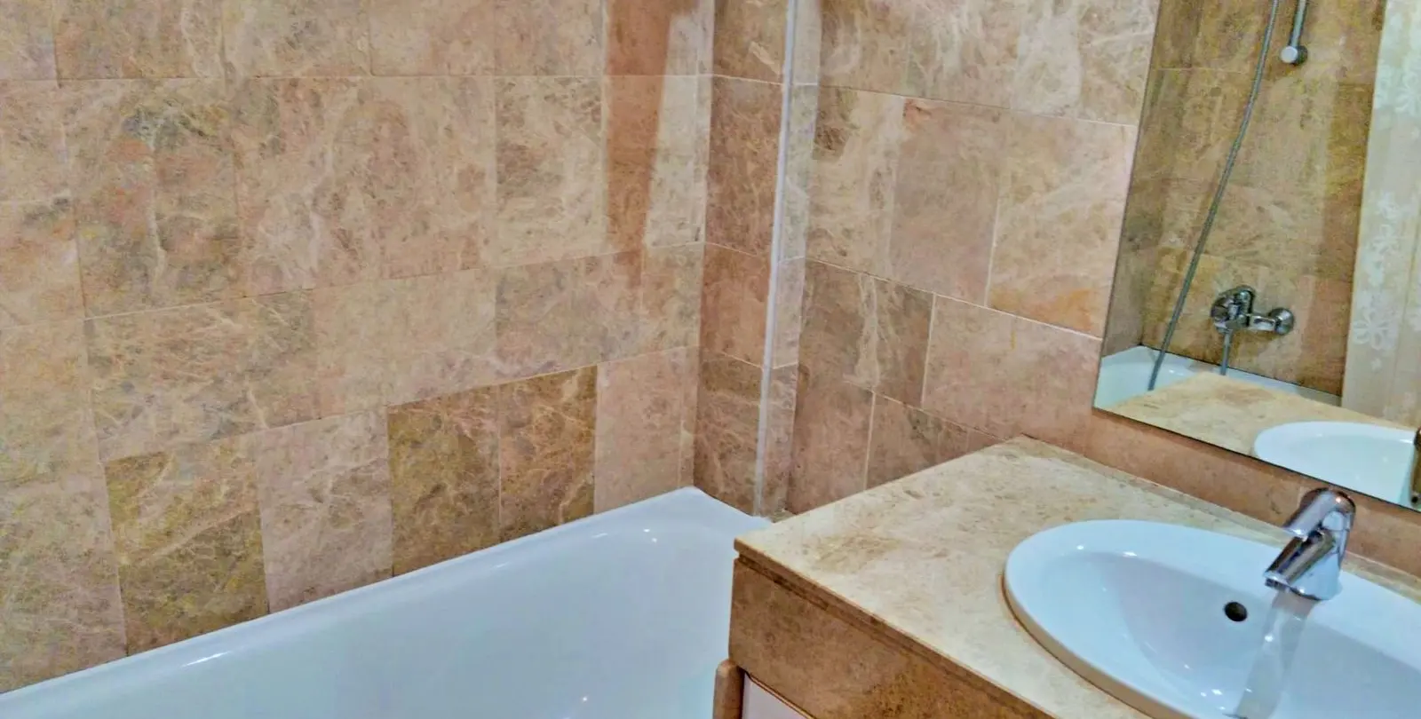 Sale of ground floor apartment in Nueva Andalucía 30