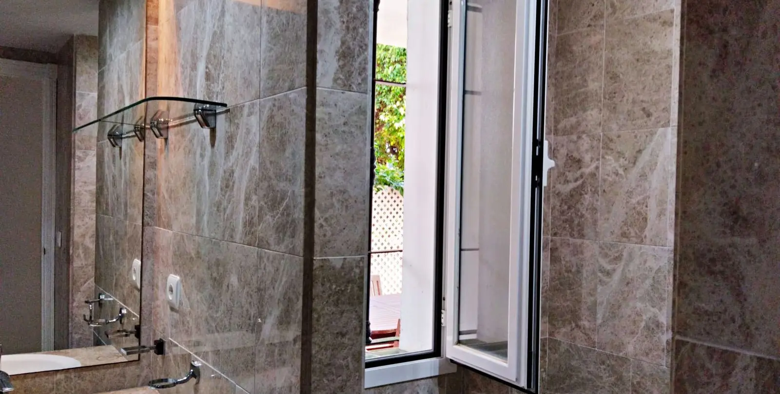 Sale of ground floor apartment in Nueva Andalucía 35