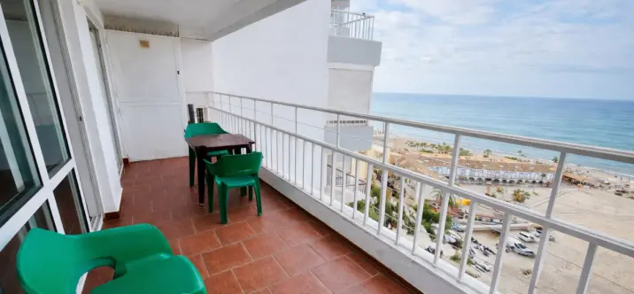 Venta de apartamento en planta media en Benalmadena 1