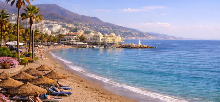 Venta de apartamento en planta media en Benalmadena 2