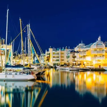 Venta de apartamento en planta media en Benalmadena