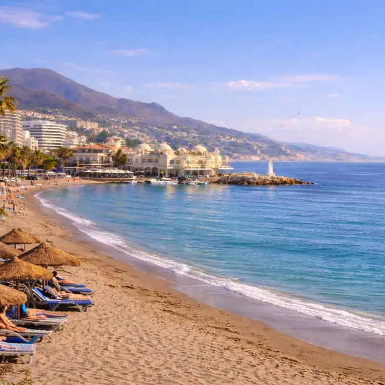 Продажа апартаментов на среднем этаже в Benalmadena