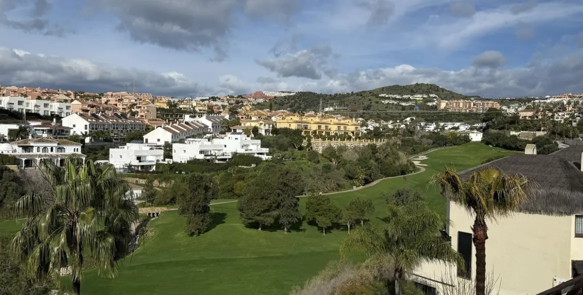 Sale of detached villa in Riviera del Sol 1
