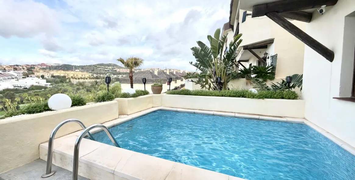 Sale of detached villa in Riviera del Sol 4