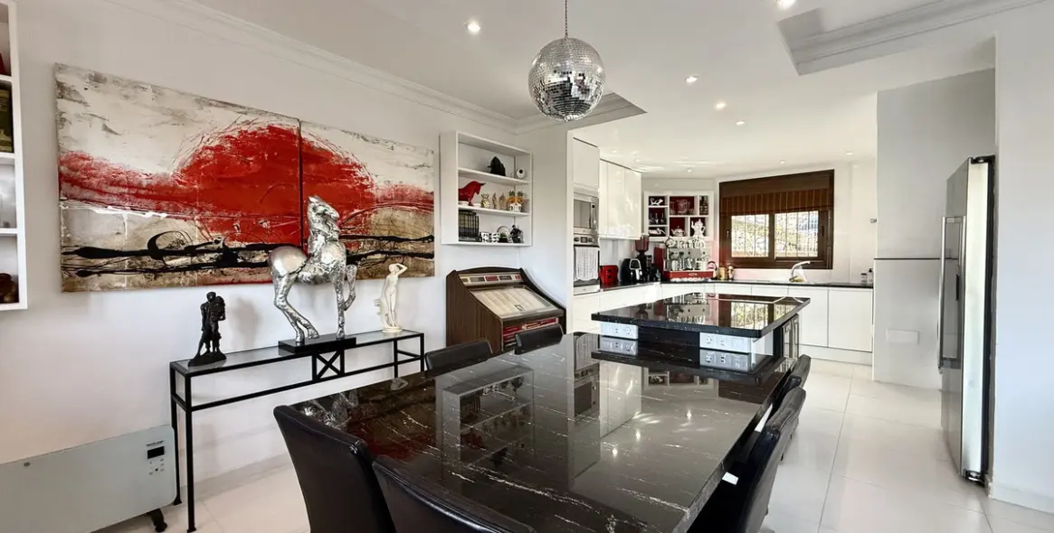 Sale of detached villa in Riviera del Sol 9