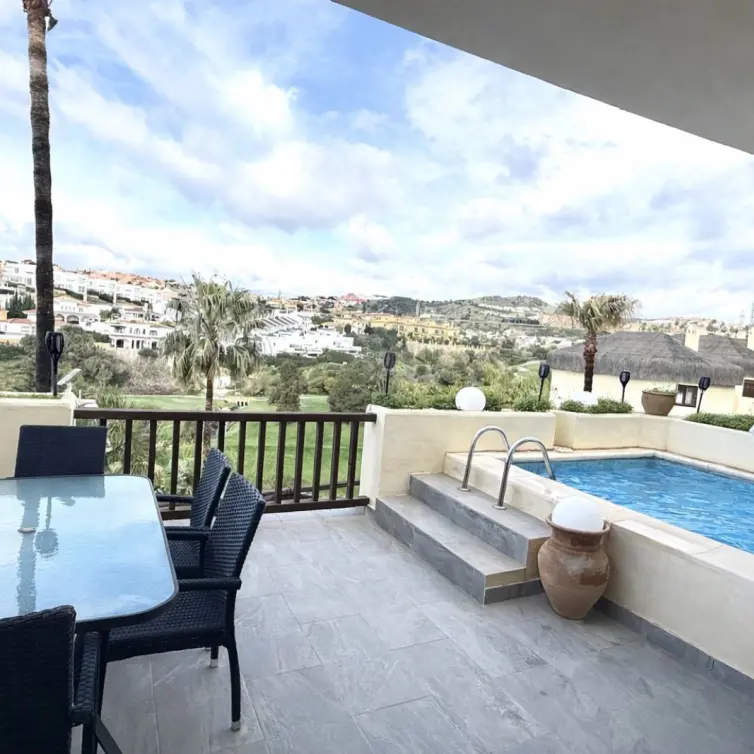 Sale of detached villa in Riviera del Sol