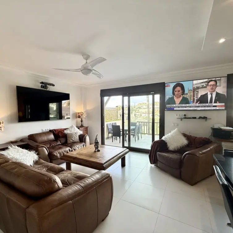 Sale of detached villa in Riviera del Sol