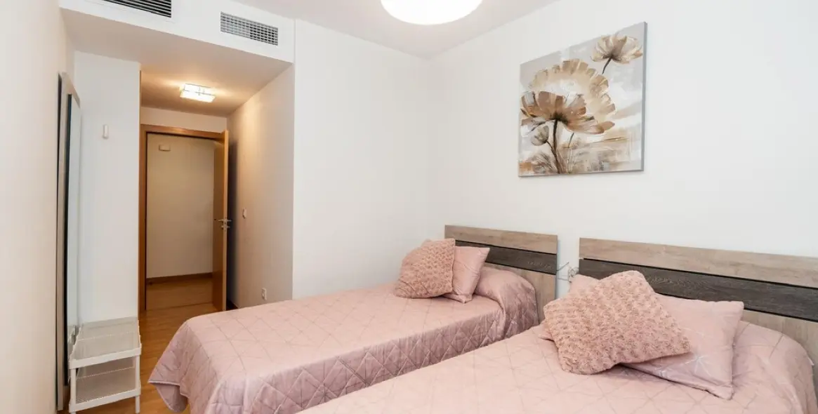 Sale of middle floor apartment in Benalmadena 20