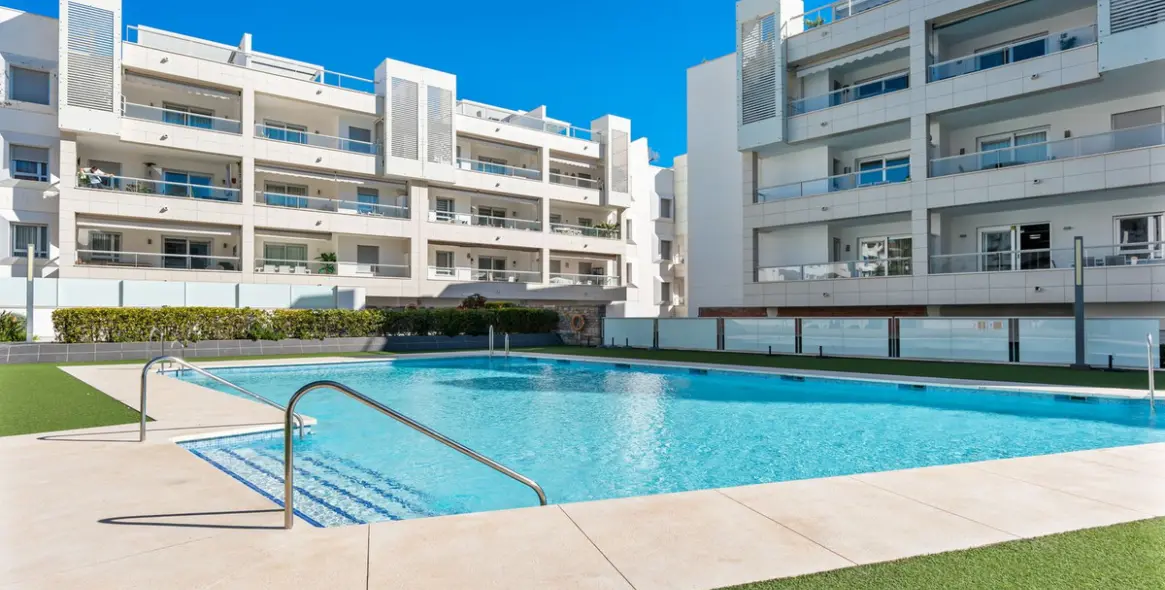 Sale of middle floor apartment in San Pedro de Alcántara 3